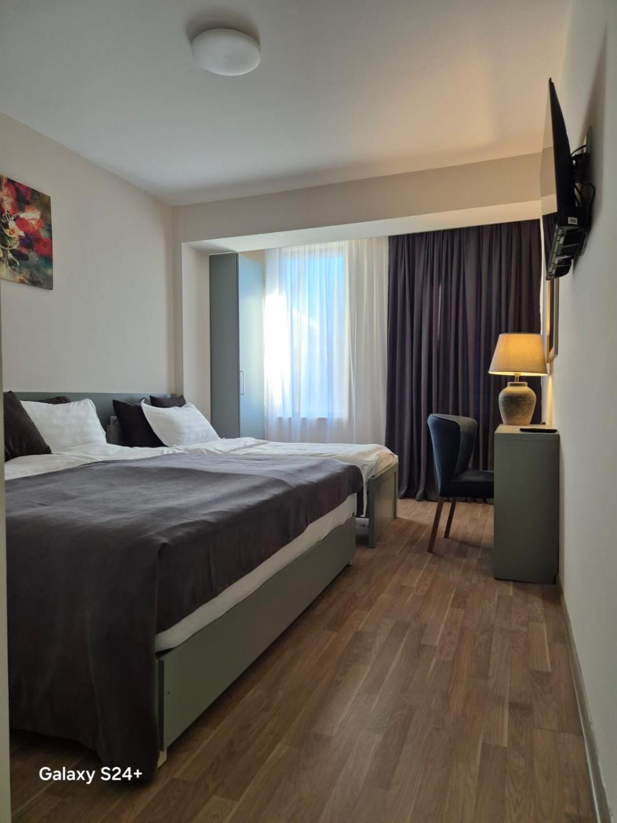 Hotel Room Tbilisi Buitenkant foto