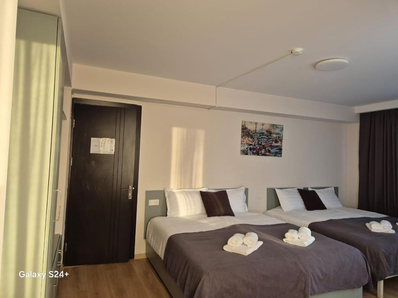 Hotel Room Tbilisi Buitenkant foto
